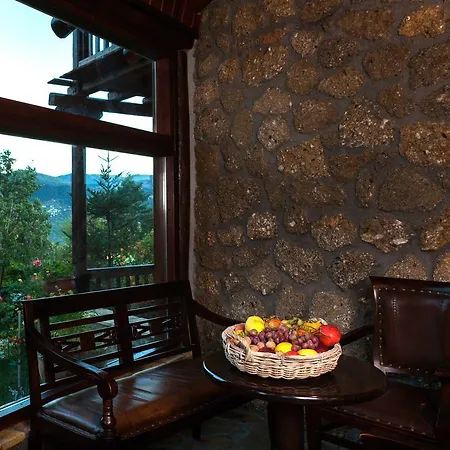 Vendégház Pera Alonia 4*