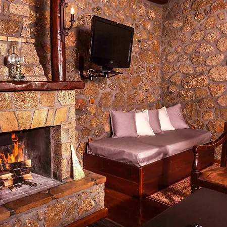 Gasthuis Pera Alonia 4*