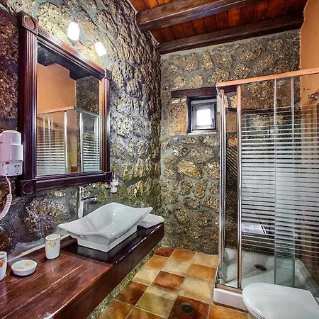 페라 알로니아 게스트하우스 Kato Sinikia Trikalon